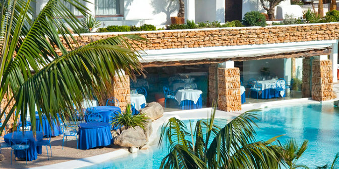 Фотография отеля Hacienda Na Xamena рестораны и бассейн - Испания Ибица