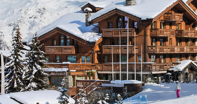 krashhi-ski-in-ski-out-goteli-v-alpax