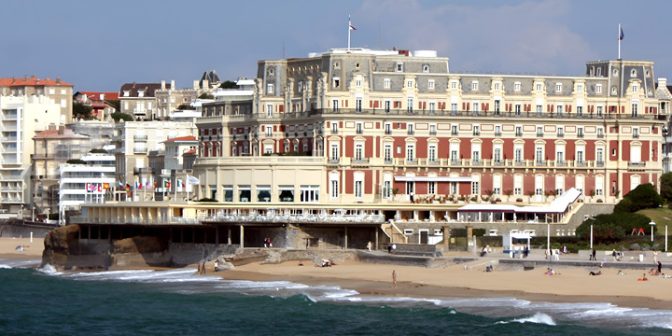 avgust-v-biarrice-eshhyo-est-mesta-v-hotel-du-palais avgust-v-biarrice-eshhyo-est-mesta-v-hotel-du-palais